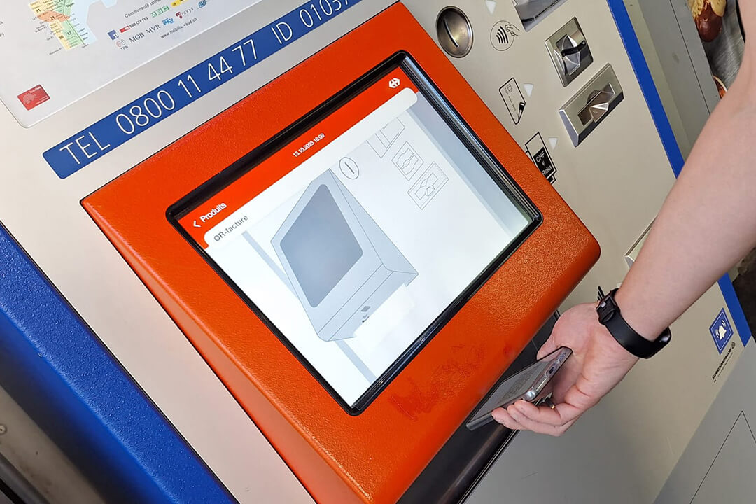 SBB/CFF/FFS train ticket vending machines QR-bill scan